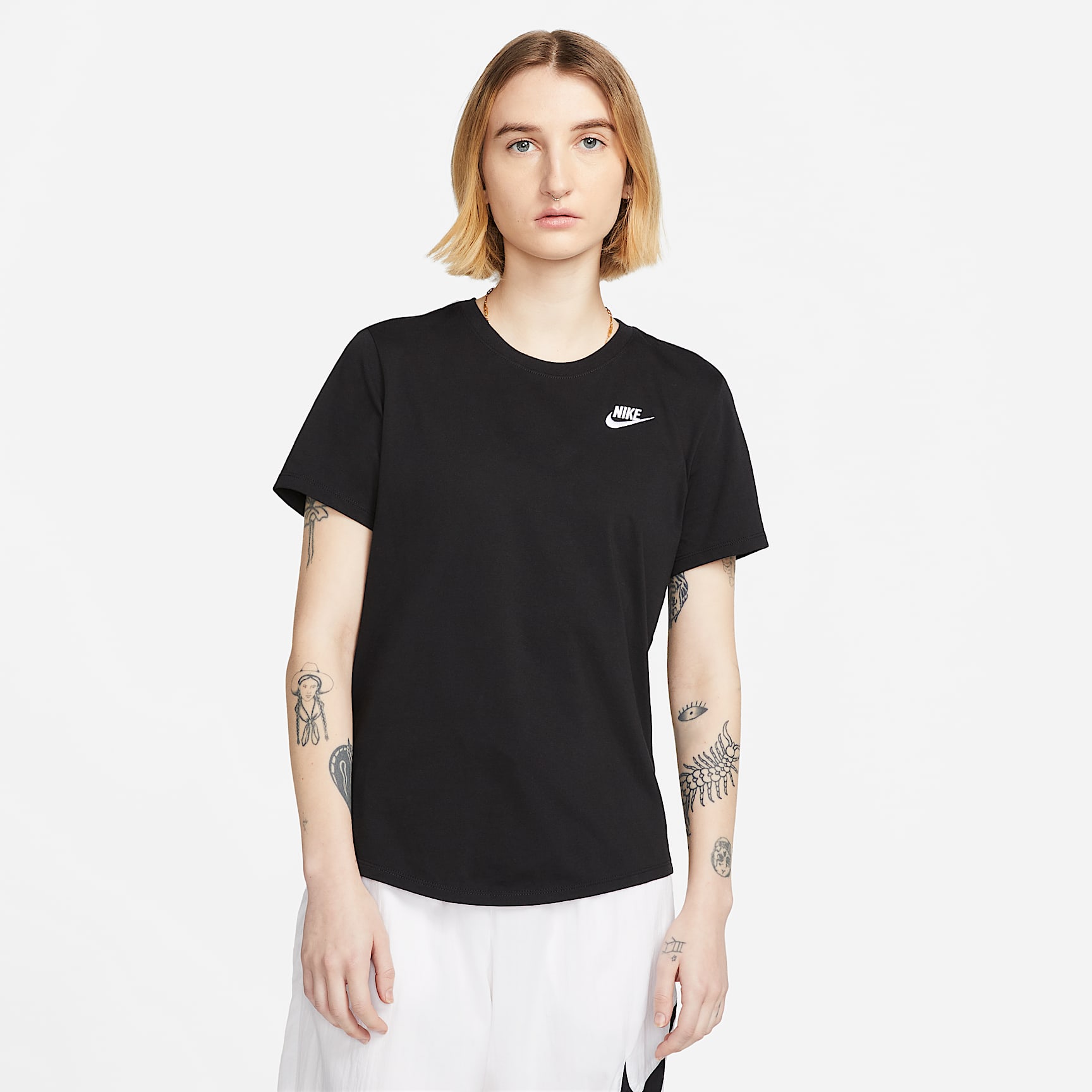 Nike Sportswear Club Essentials Women's T-Shirt. Nike.com